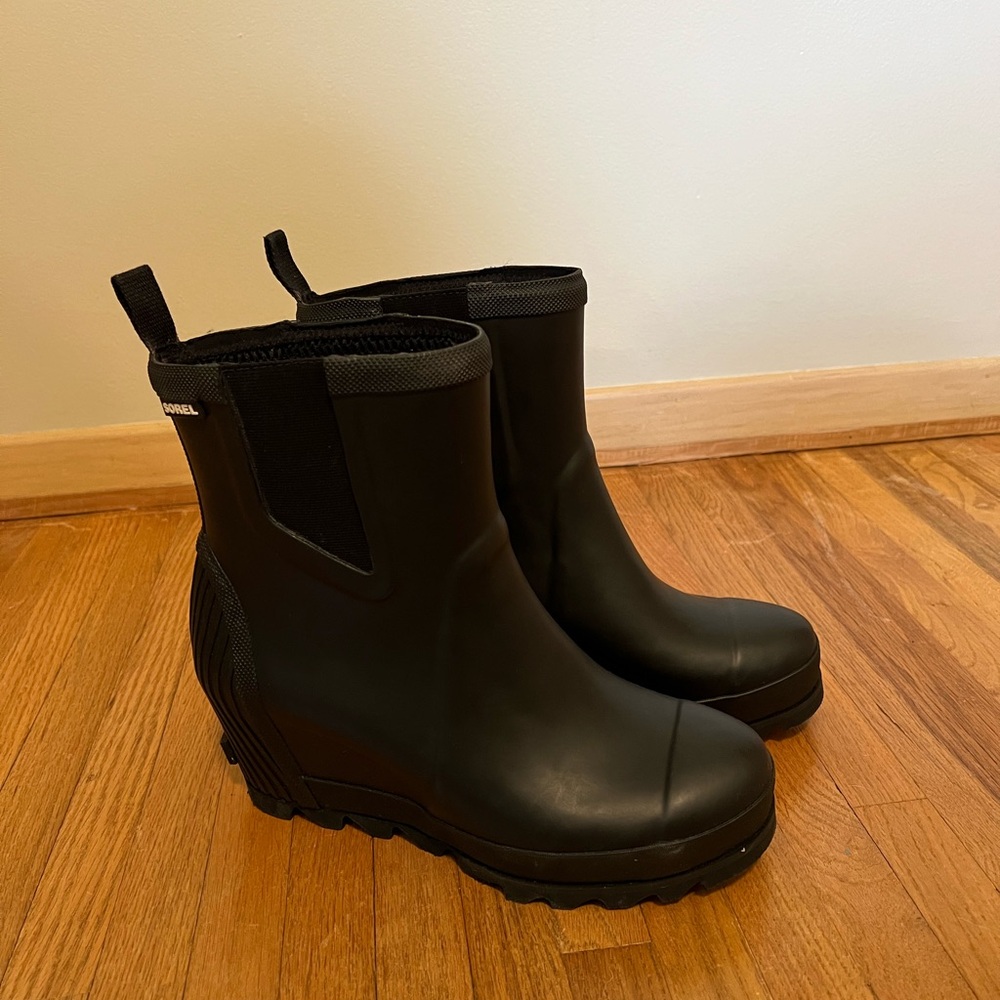 Sorel wedge boots